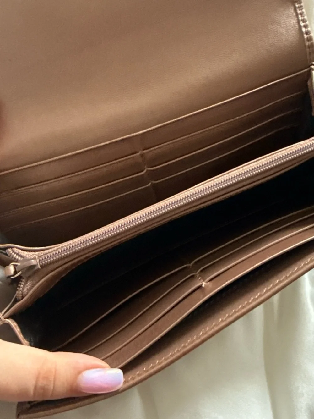 Gucci Beige Monogram Continental Wallet with Pink Trim and Heart Logo - Picture 7 of 9